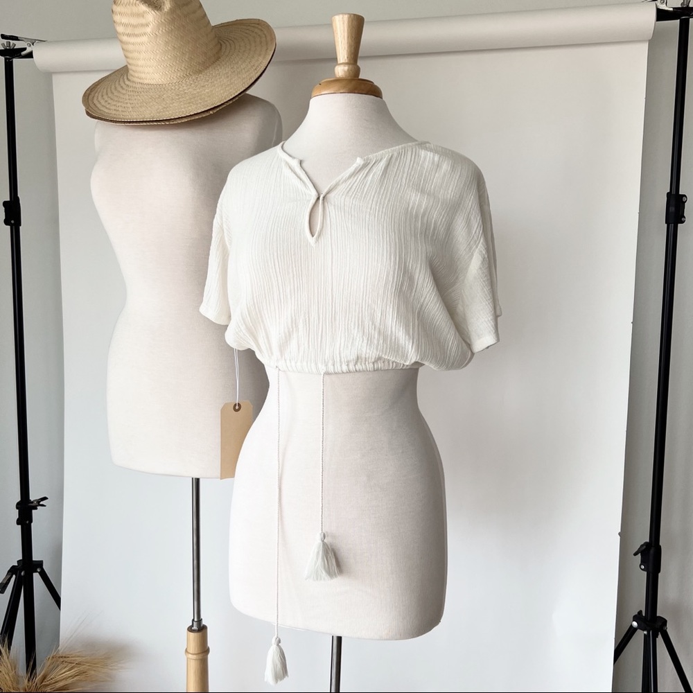 SOLD ❌ CREAM CLEOBELLA CROP TOP - Picture 3 of 10